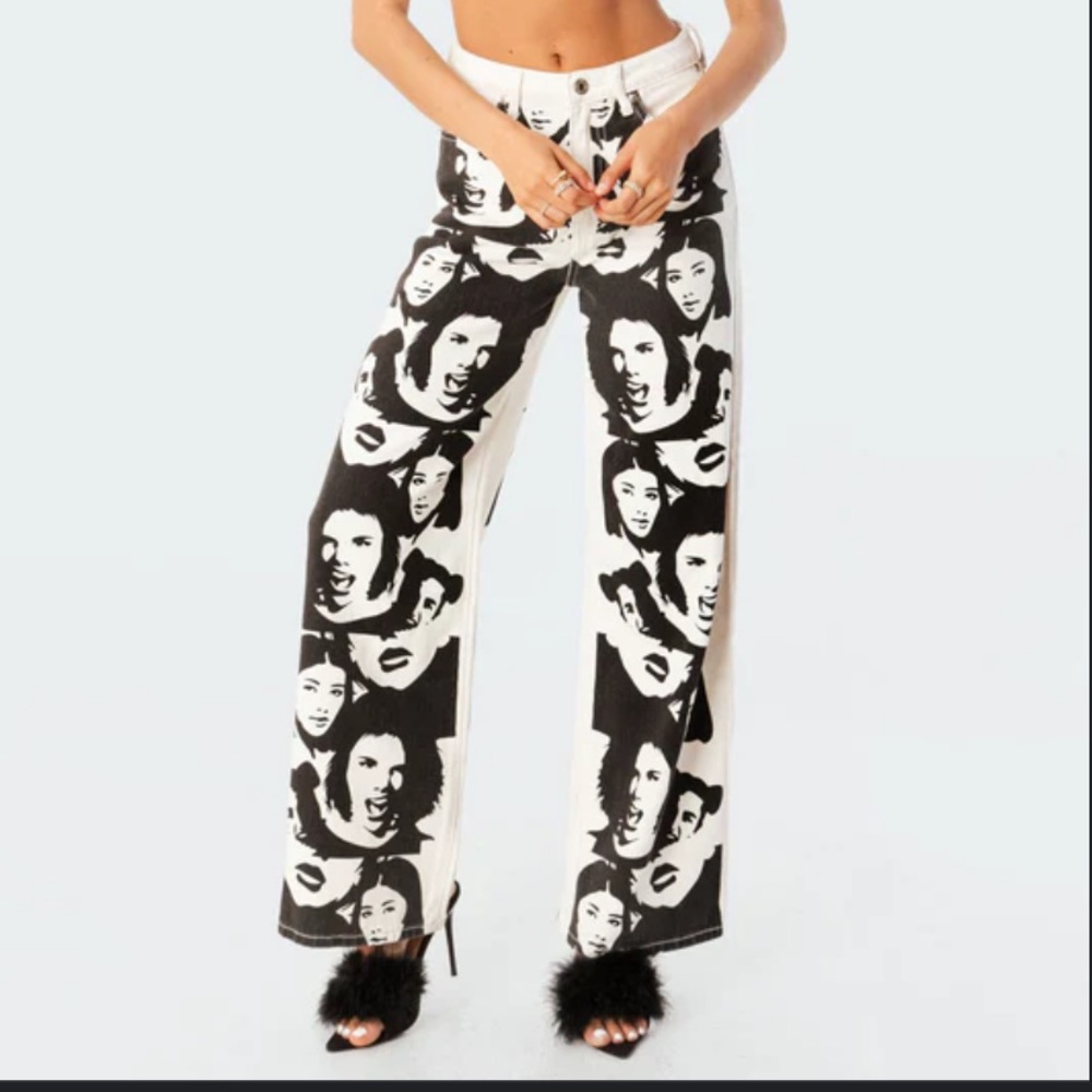 NEW Edikted Face Off Printed Jeans